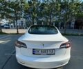 Білий Тесла Модель 3, об'ємом двигуна 0 л та пробігом 64 тис. км за 15400 $, фото 3 на Automoto.ua