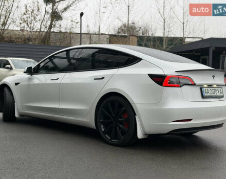 Білий Тесла Модель 3, об'ємом двигуна 0 л та пробігом 63 тис. км за 19500 $, фото 9 на Automoto.ua