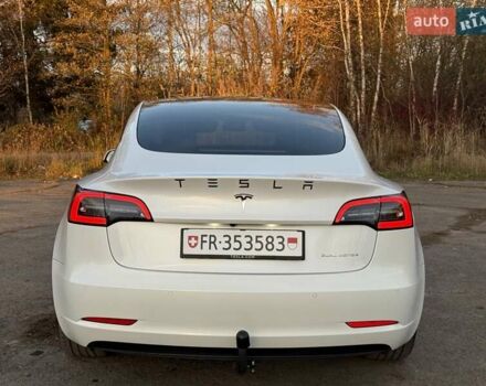 Білий Тесла Модель 3, об'ємом двигуна 0 л та пробігом 88 тис. км за 20950 $, фото 13 на Automoto.ua