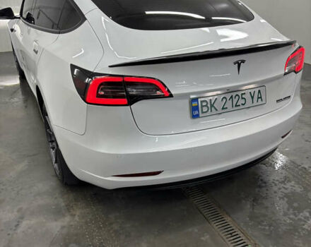 Білий Тесла Модель 3, об'ємом двигуна 0 л та пробігом 113 тис. км за 20200 $, фото 39 на Automoto.ua