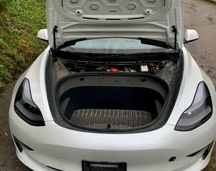 Белый Тесла Модель 3, объемом двигателя 0 л и пробегом 27 тыс. км за 19750 $, фото 8 на Automoto.ua