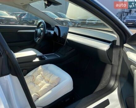 Белый Тесла Модель 3, объемом двигателя 0 л и пробегом 28 тыс. км за 21000 $, фото 10 на Automoto.ua