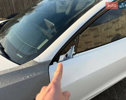 Білий Тесла Модель 3, об'ємом двигуна 0 л та пробігом 200 тис. км за 13300 $, фото 12 на Automoto.ua