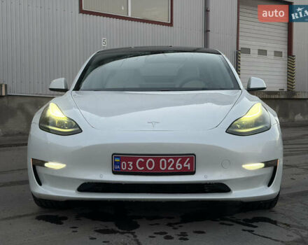 Белый Тесла Модель 3, объемом двигателя 0 л и пробегом 92 тыс. км за 21900 $, фото 9 на Automoto.ua