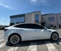 Белый Тесла Модель 3, объемом двигателя 0 л и пробегом 82 тыс. км за 20999 $, фото 3 на Automoto.ua