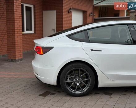 Білий Тесла Модель 3, об'ємом двигуна 0 л та пробігом 166 тис. км за 14900 $, фото 7 на Automoto.ua