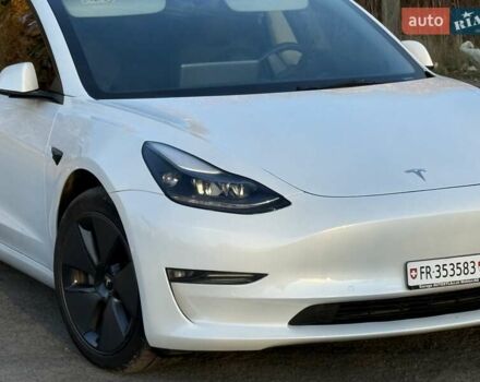 Білий Тесла Модель 3, об'ємом двигуна 0 л та пробігом 88 тис. км за 20950 $, фото 2 на Automoto.ua