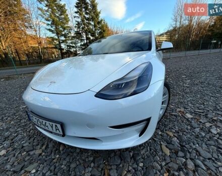 Білий Тесла Модель 3, об'ємом двигуна 0 л та пробігом 100 тис. км за 20799 $, фото 1 на Automoto.ua