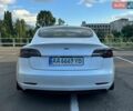 Білий Тесла Модель 3, об'ємом двигуна 0 л та пробігом 165 тис. км за 16900 $, фото 5 на Automoto.ua