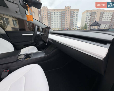 Тесла Модель 3 2021 в Днепре (Днепропетровске) на Automoto.ua Белый Тесла Модель 3, объемом двигателя 0 л и пробегом 38 тыс. км за 22000 $, фото 15 на Automoto.ua