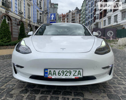 Белый Тесла Модель 3, объемом двигателя 0 л и пробегом 49 тыс. км за 18000 $, фото 1 на Automoto.ua