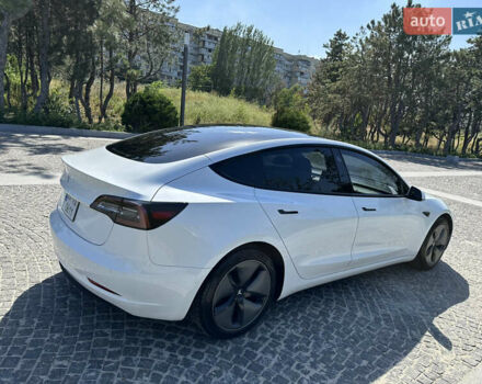 Тесла Модель 3 2021 в Днепре (Днепропетровске) на Automoto.ua Белый Тесла Модель 3, объемом двигателя 0 л и пробегом 51 тыс. км за 19999 $, фото 2 на Automoto.ua