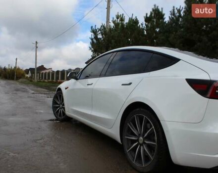 Белый Тесла Модель 3, объемом двигателя 0 л и пробегом 59 тыс. км за 22499 $, фото 20 на Automoto.ua
