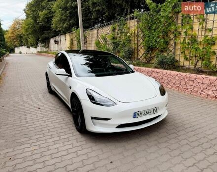 Білий Тесла Модель 3, об'ємом двигуна 0 л та пробігом 90 тис. км за 19700 $, фото 2 на Automoto.ua