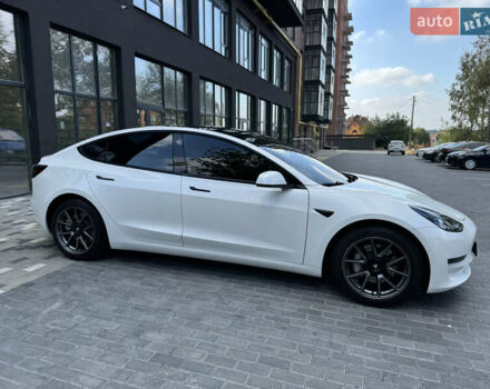 Белый Тесла Модель 3, объемом двигателя 0 л и пробегом 34 тыс. км за 21500 $, фото 69 на Automoto.ua
