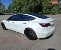 Белый Тесла Модель 3, объемом двигателя 0 л и пробегом 105 тыс. км за 20800 $, фото 5 на Automoto.ua