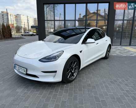 Білий Тесла Модель 3, об'ємом двигуна 0 л та пробігом 37 тис. км за 19999 $, фото 10 на Automoto.ua