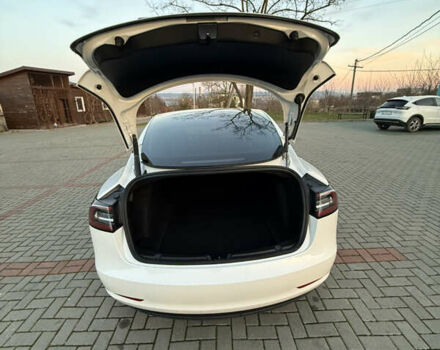 Білий Тесла Модель 3, об'ємом двигуна 0 л та пробігом 76 тис. км за 21500 $, фото 16 на Automoto.ua