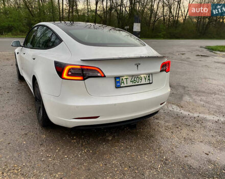 Белый Тесла Модель 3, объемом двигателя 0 л и пробегом 125 тыс. км за 15500 $, фото 2 на Automoto.ua