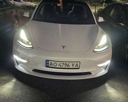 Тесла Модель 3 2021 в Вышгороде на Automoto.ua Белый Тесла Модель 3, объемом двигателя 0 л и пробегом 50 тыс. км за 23500 $, фото 12 на Automoto.ua
