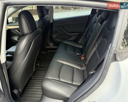 Белый Тесла Модель 3, объемом двигателя 0 л и пробегом 37 тыс. км за 19999 $, фото 121 на Automoto.ua