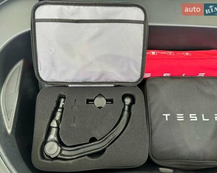 Белый Тесла Модель 3, объемом двигателя 0 л и пробегом 45 тыс. км за 29000 $, фото 19 на Automoto.ua