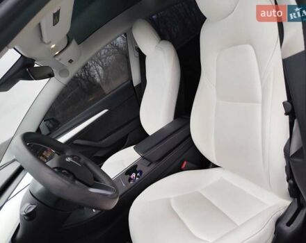 Білий Тесла Модель 3, об'ємом двигуна 0 л та пробігом 68 тис. км за 19200 $, фото 22 на Automoto.ua