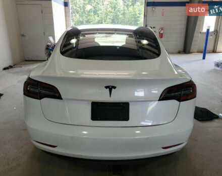 Белый Тесла Модель 3, объемом двигателя 0 л и пробегом 38 тыс. км за 12800 $, фото 5 на Automoto.ua