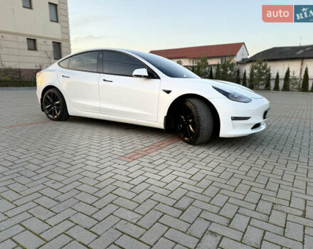 Білий Тесла Модель 3, об'ємом двигуна 0 л та пробігом 76 тис. км за 21500 $, фото 7 на Automoto.ua