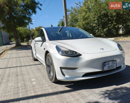 Белый Тесла Модель 3, объемом двигателя 0 л и пробегом 134 тыс. км за 17500 $, фото 2 на Automoto.ua