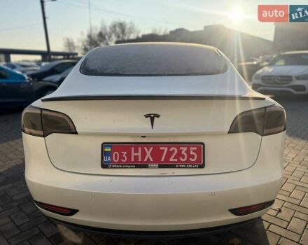 Білий Тесла Модель 3, об'ємом двигуна 0 л та пробігом 200 тис. км за 13300 $, фото 5 на Automoto.ua