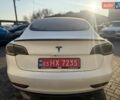 Білий Тесла Модель 3, об'ємом двигуна 0 л та пробігом 200 тис. км за 13300 $, фото 5 на Automoto.ua