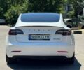 Білий Тесла Модель 3, об'ємом двигуна 0 л та пробігом 64 тис. км за 17900 $, фото 6 на Automoto.ua