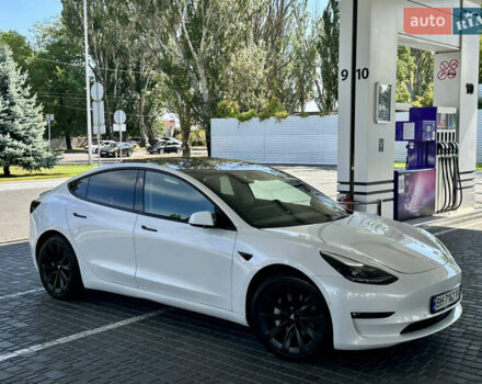 Тесла Модель 3 2021 у Одесі на Automoto.ua Білий Тесла Модель 3, об'ємом двигуна 0 л та пробігом 98 тис. км за 17800 $, фото 7 на Automoto.ua