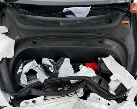 Белый Тесла Модель 3, объемом двигателя 0 л и пробегом 130 тыс. км за 15200 $, фото 11 на Automoto.ua