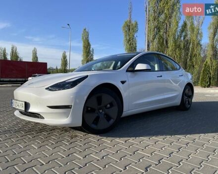 Білий Тесла Модель 3, об'ємом двигуна 0 л та пробігом 37 тис. км за 22500 $, фото 1 на Automoto.ua