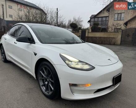 Белый Тесла Модель 3, объемом двигателя 0 л и пробегом 111 тыс. км за 16000 $, фото 3 на Automoto.ua