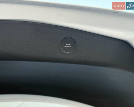 Білий Тесла Модель 3, об'ємом двигуна 0 л та пробігом 93 тис. км за 23000 $, фото 17 на Automoto.ua