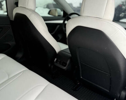 Білий Тесла Модель 3, об'ємом двигуна 0 л та пробігом 63 тис. км за 17900 $, фото 14 на Automoto.ua