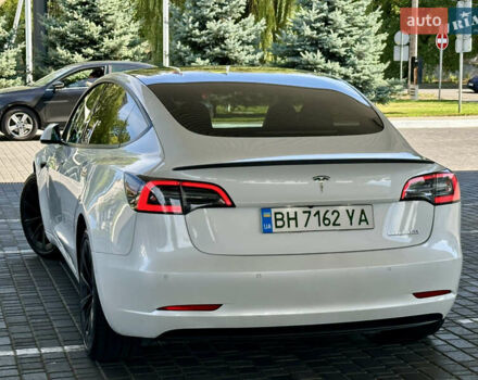 Тесла Модель 3 2021 у Одесі на Automoto.ua Білий Тесла Модель 3, об'ємом двигуна 0 л та пробігом 98 тис. км за 17800 $, фото 30 на Automoto.ua
