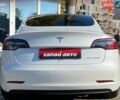 Белый Тесла Модель 3, объемом двигателя 0 л и пробегом 28 тыс. км за 21000 $, фото 5 на Automoto.ua