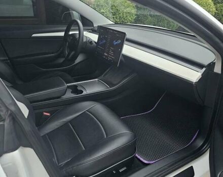 Білий Тесла Модель 3, об'ємом двигуна 0 л та пробігом 57 тис. км за 21900 $, фото 4 на Automoto.ua