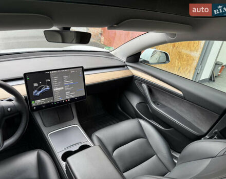 Белый Тесла Модель 3, объемом двигателя 0 л и пробегом 45 тыс. км за 29000 $, фото 13 на Automoto.ua