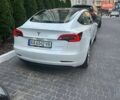 Білий Тесла Модель 3, об'ємом двигуна 0 л та пробігом 64 тис. км за 19999 $, фото 3 на Automoto.ua