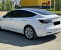Белый Тесла Модель 3, объемом двигателя 0 л и пробегом 64 тыс. км за 16000 $, фото 4 на Automoto.ua