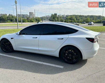 Білий Тесла Модель 3, об'ємом двигуна 0 л та пробігом 52 тис. км за 25500 $, фото 16 на Automoto.ua