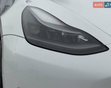 Білий Тесла Модель 3, об'ємом двигуна 0 л та пробігом 129 тис. км за 23500 $, фото 15 на Automoto.ua
