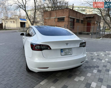 Белый Тесла Модель 3, объемом двигателя 0 л и пробегом 37 тыс. км за 19999 $, фото 37 на Automoto.ua