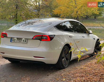 Тесла Модель 3 2021 в Днепре (Днепропетровске) на Automoto.ua Белый Тесла Модель 3, объемом двигателя 0 л и пробегом 131 тыс. км за 21500 $, фото 3 на Automoto.ua