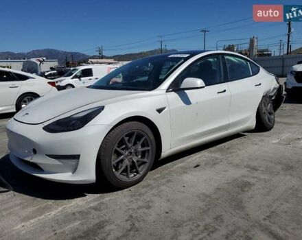 Білий Тесла Модель 3, об'ємом двигуна 0 л та пробігом 73 тис. км за 16700 $, фото 2 на Automoto.ua